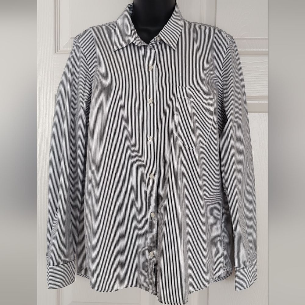 GAP women's shirt with long sleeves size L